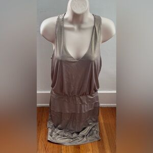 Laundry By Shelli Segal Metallic gold tiered V-neck lined dress, size 0 party